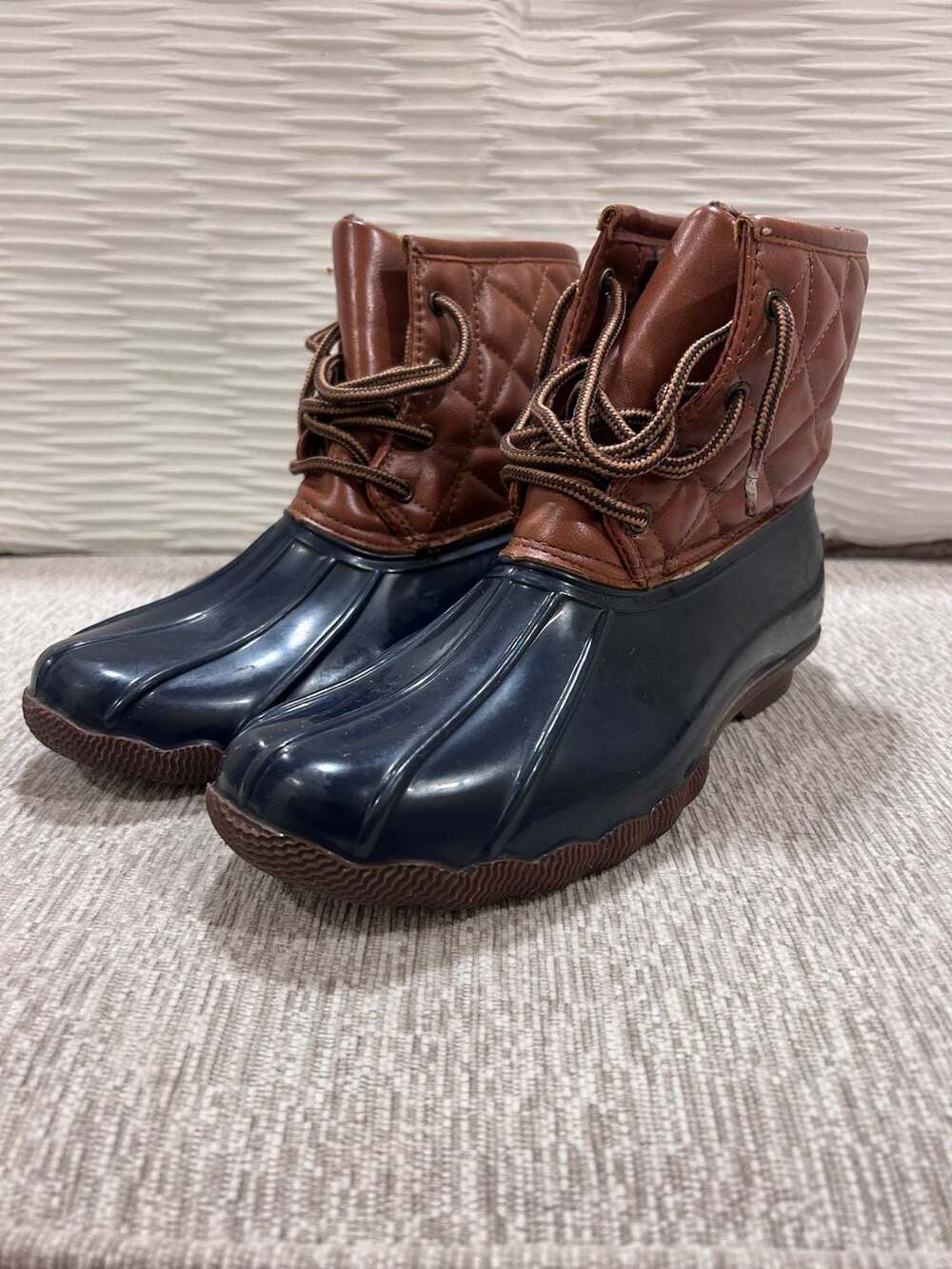 Jessica Carlyle GAVIN-101L Duck Boots Size 8 Navy Brown Quilted